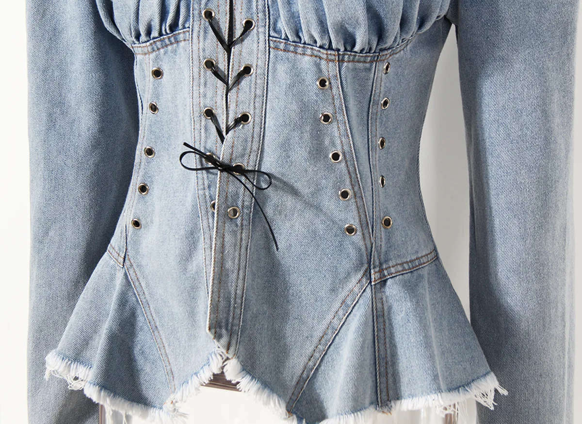 Женская джинсовая куртка со шнуровкой с квадратным воротником и люверсами