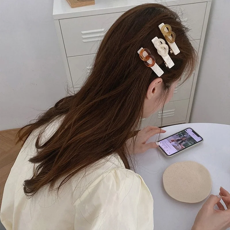 

South Korea ins retro acrylic chain clip headdress hair clip side summer net red 2021 new side clip