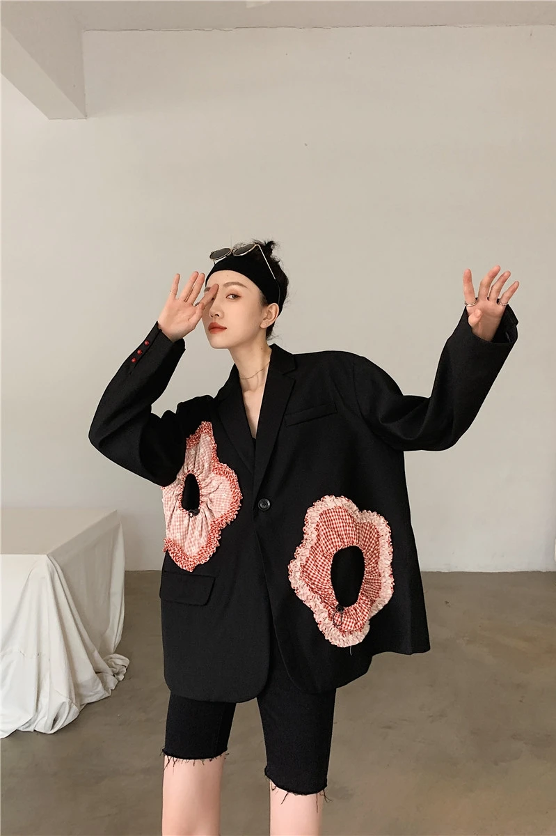

2021 Spring New Casual Black Flower Blazer Female Korean Version Loose Stitching Single Button Small Suit Jacket Women