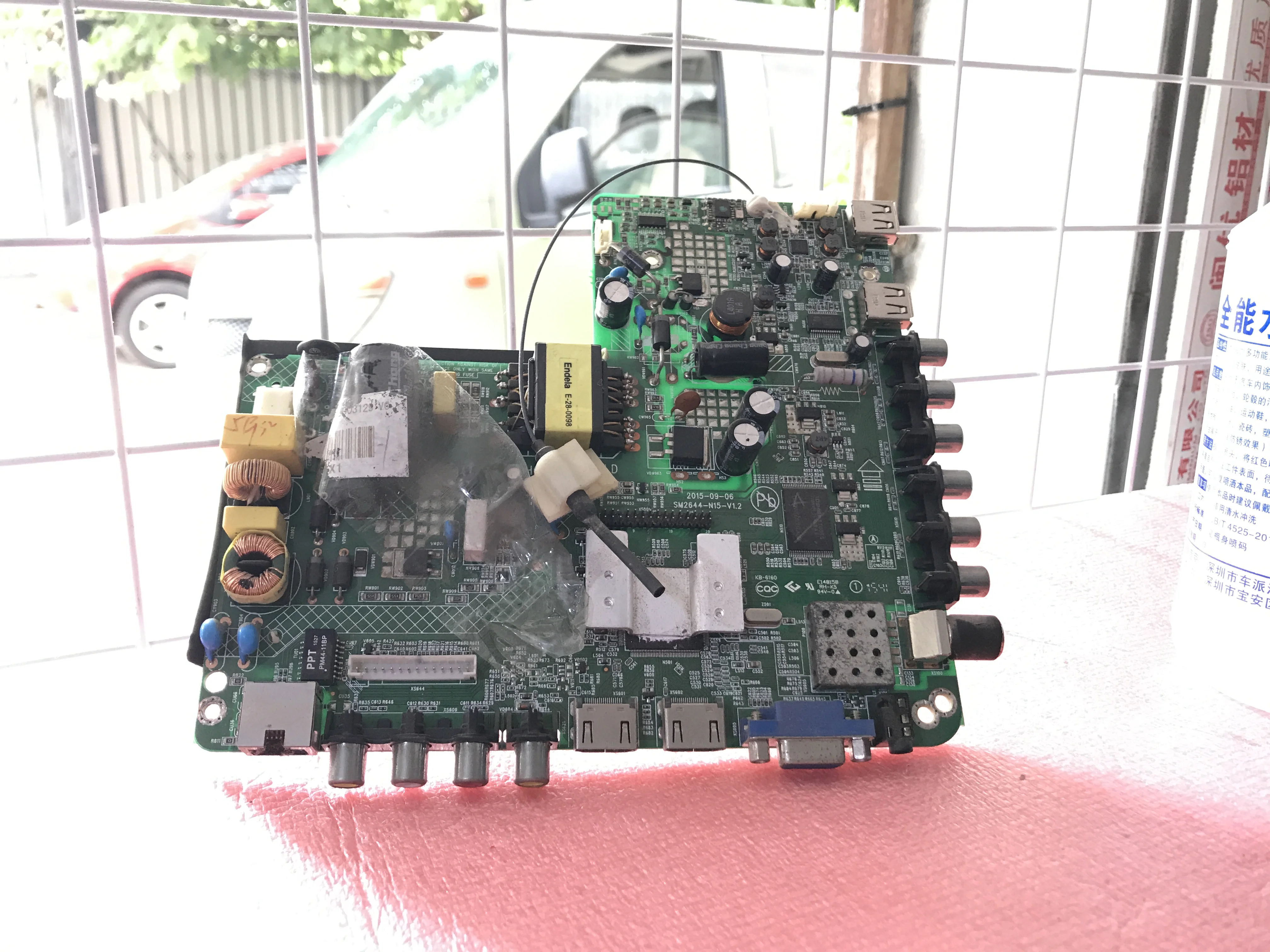 

Original Kangjia LED32E330N LCD TV motherboard SM2644-N15-V1.2 HV320WHB 3129