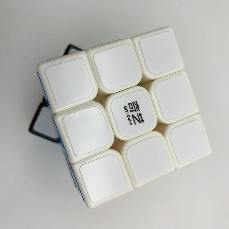 Qiyi 3x3x3 три слоя магический нео куб профессиональный конкурс скорость Cubo магические наклейки Пазлы куб игрушки для детей
