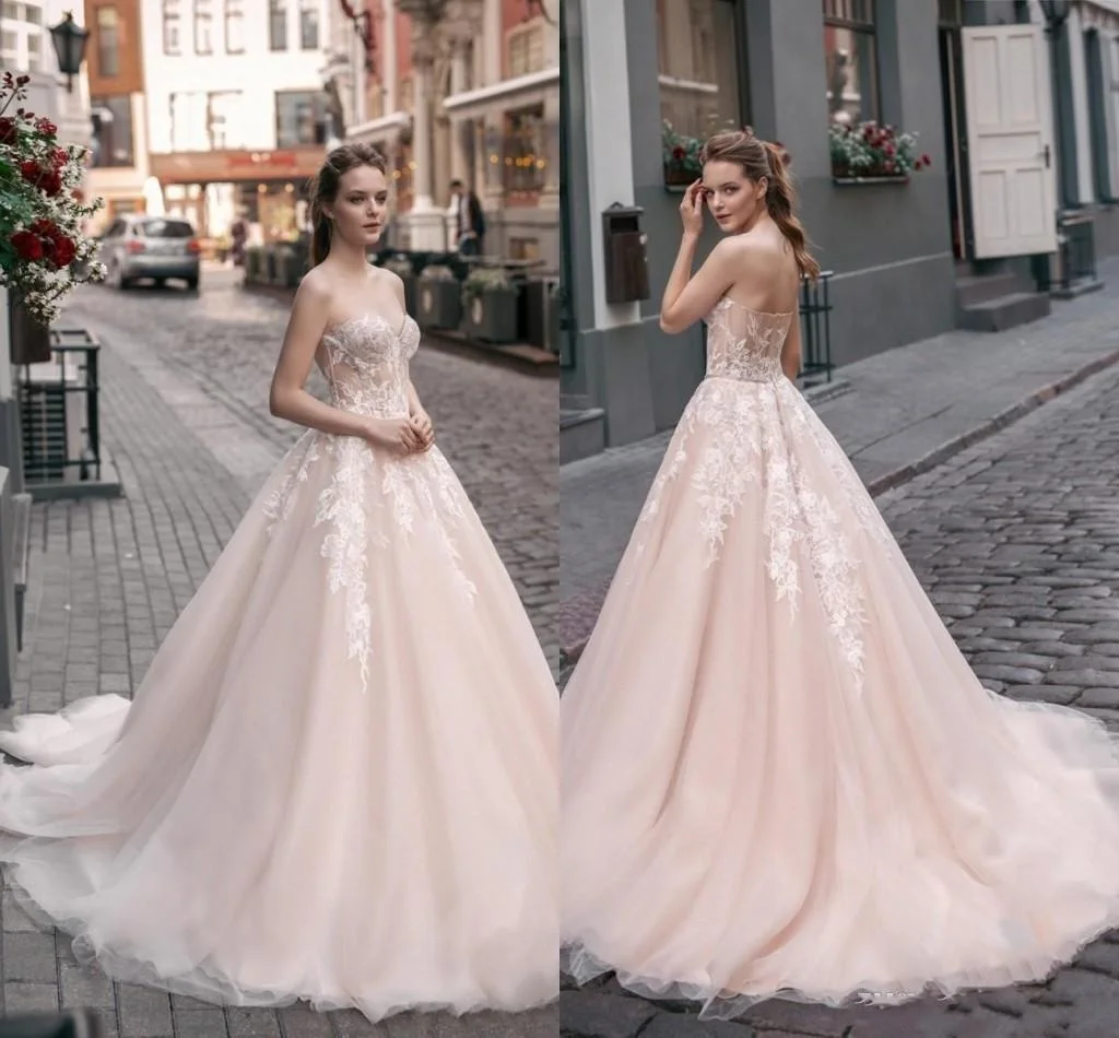 

Sweetheart 2021 Charming Wedding Dress Lace Appliqued Mordern A Line Garden Gowns Brides Reception Backless Sexy Vestido