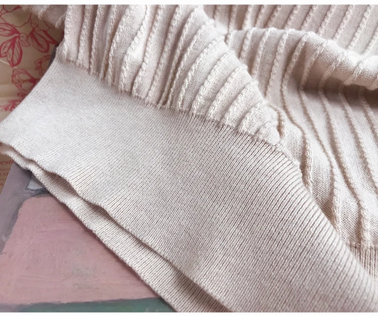 

2020 Summer New Lapel Embroidery Petal Short-sleeved Sweater Slim Top