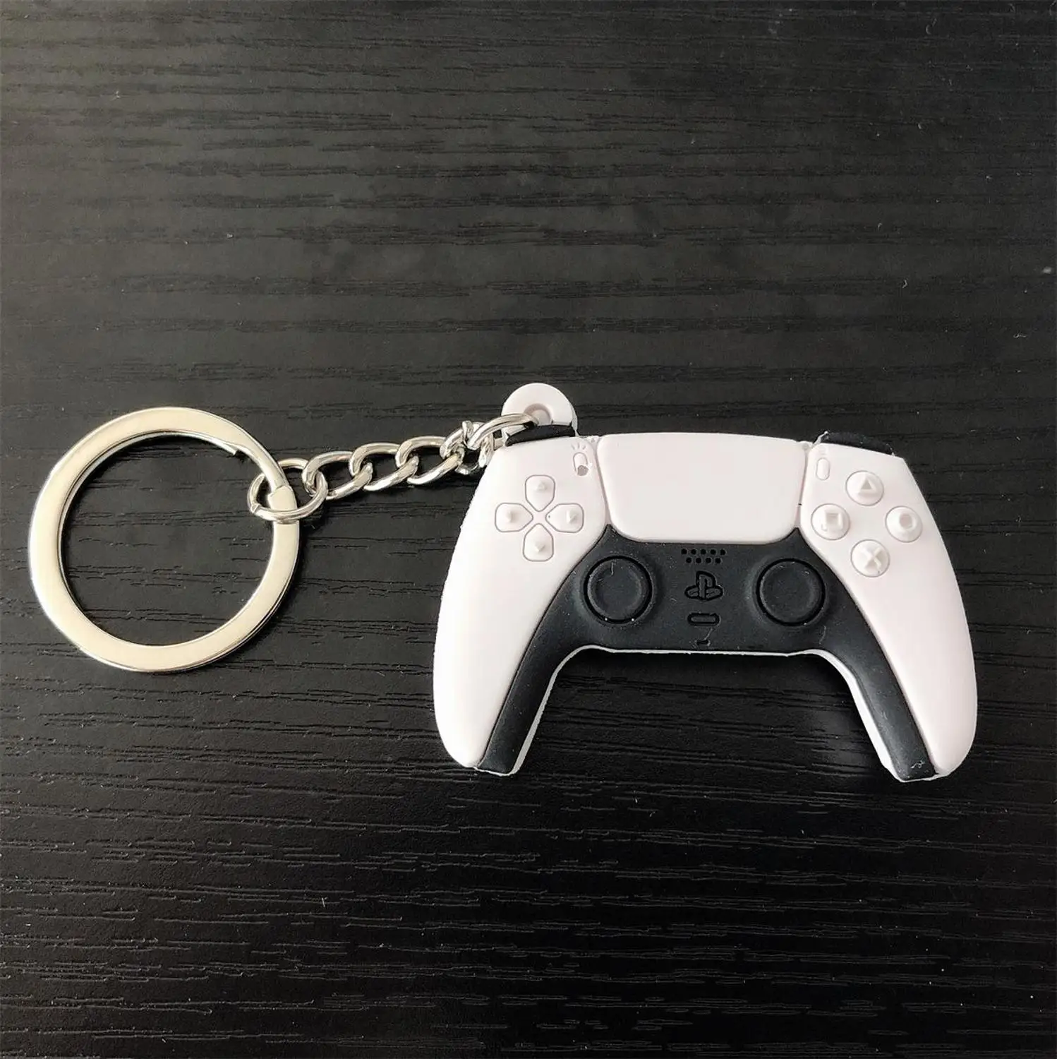 

2021 New Pvc Game Machine Keychain Ps4 Game Console Key Ring Give Your Boyfriend Stylish Keychains With Handle