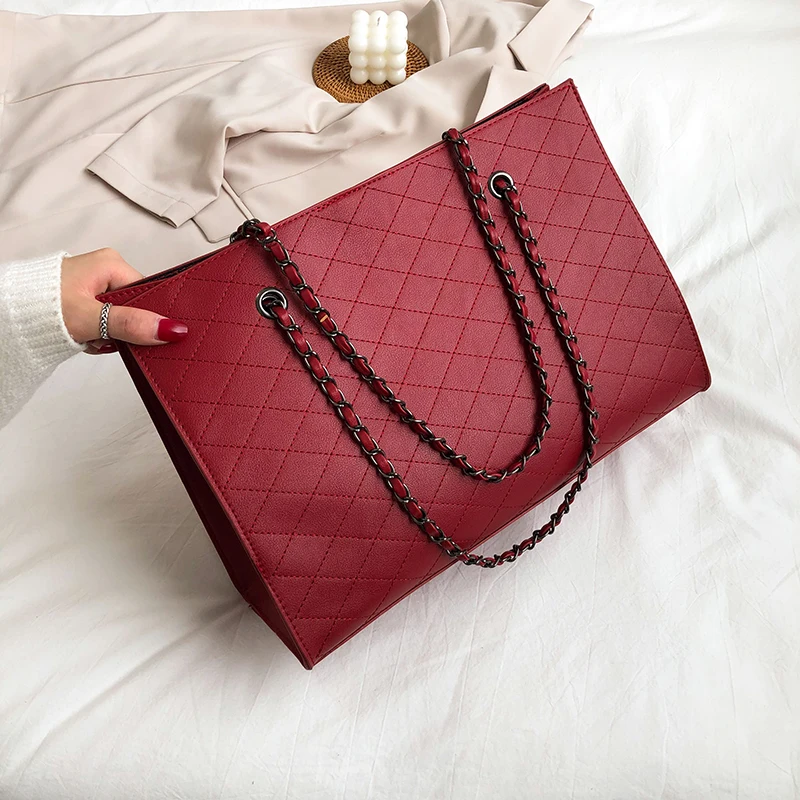 

2021 New Woman Shoulder Bag High Quality PU Chain Diagonal Small Bag Luxury Designer Handbag Underarm Bag 2021 Summer Female Bag