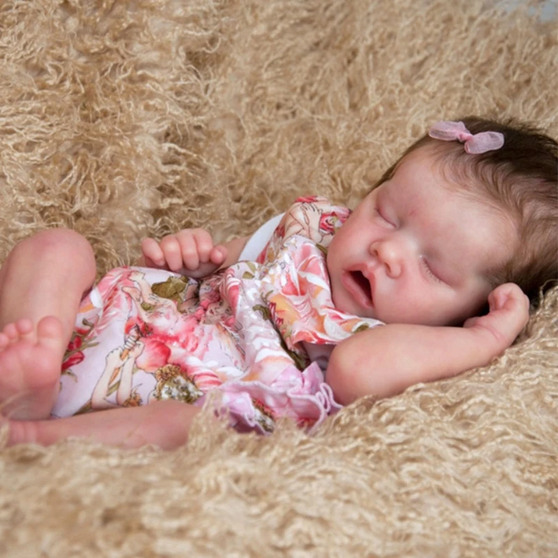 

43cm Realistic Reborn Cute Girl Dolls with Lovely Face Lifelike Toy Figurines