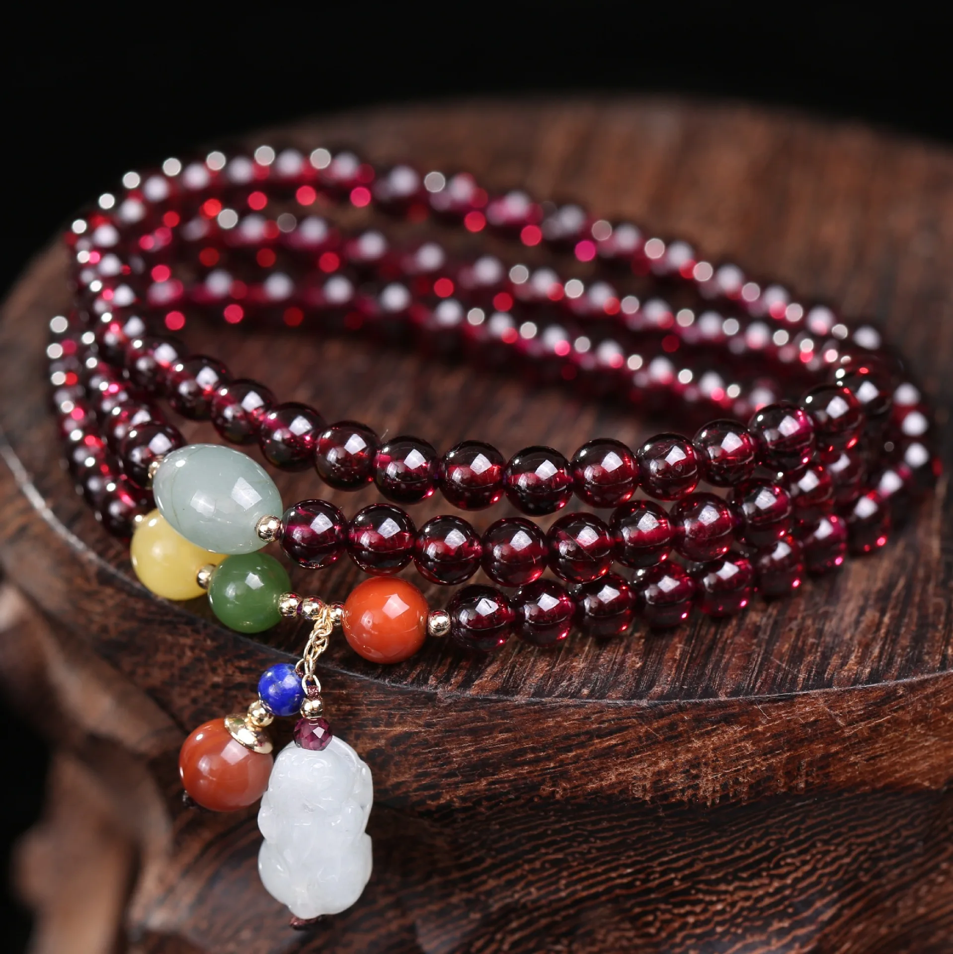 Original natural garnet bracelets for women girls beeswax jadeite brave pendant simple fashion versatile light luxury jewelry