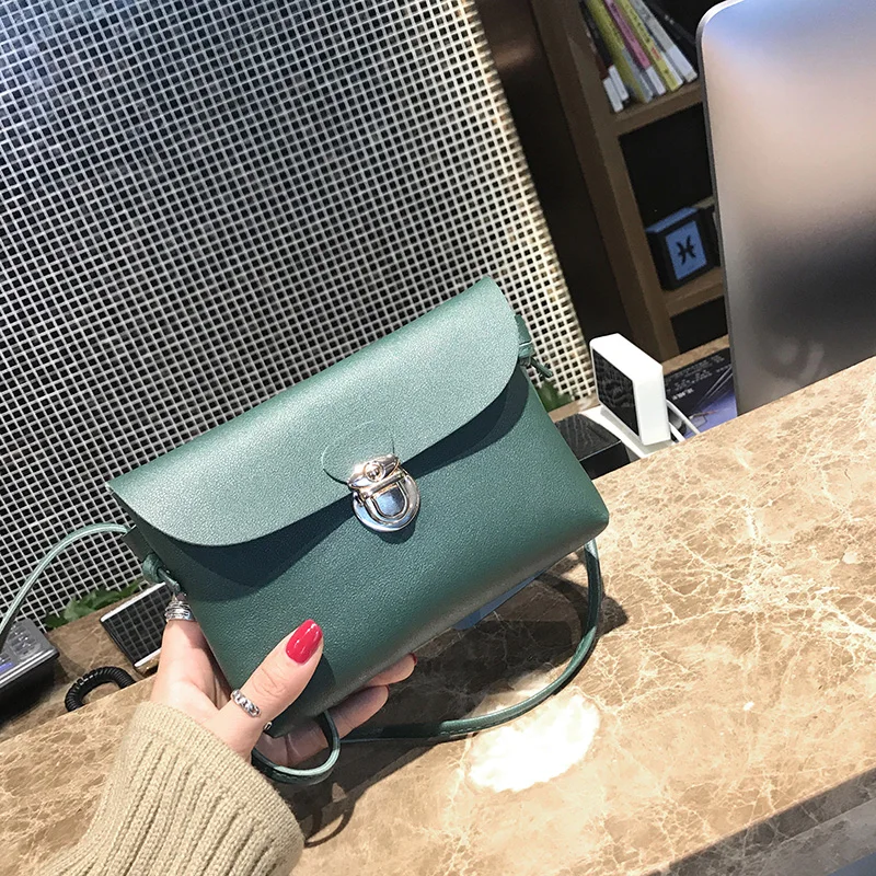 Модные женские сумки через плечо с металлической кнопкой маленькая