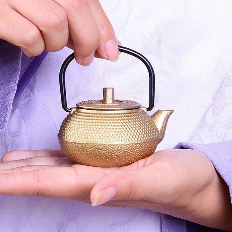 

1pc Ultra Small Cast Iron Tea Kettle Mini Teapot Tea Pot Teakettle Table Decoration Teaware Ornaments About 7.2x7 Cm