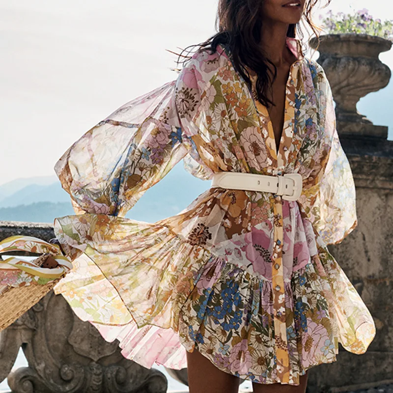 Шифоновое платье с цветочным принтом воротником-стойкой и рукавами-фонариками