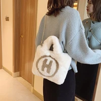 womens boutiques 2021 winter furry crossbody shoulder bags plush tote bag chains fur luxury designer handbag soft fluffy bags