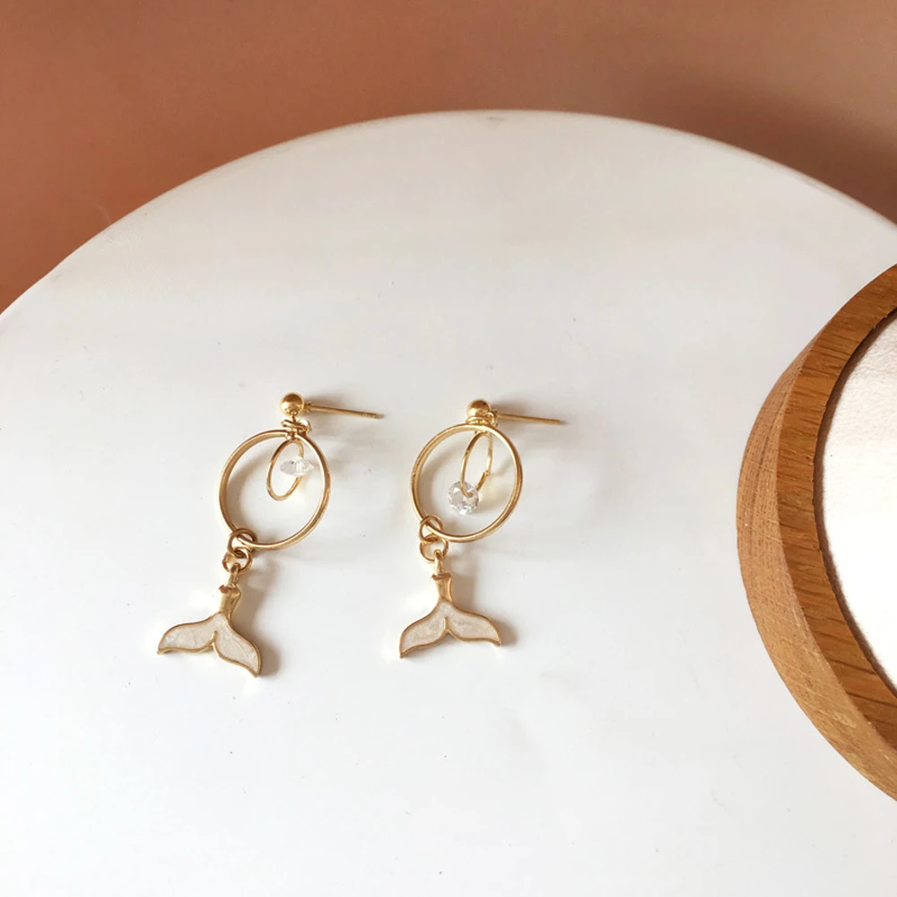 

Han Edition Earrings Tide Temperament Creative Fish Bone Shape Stud Earrings Women's Fashion And Personality Character Ornament