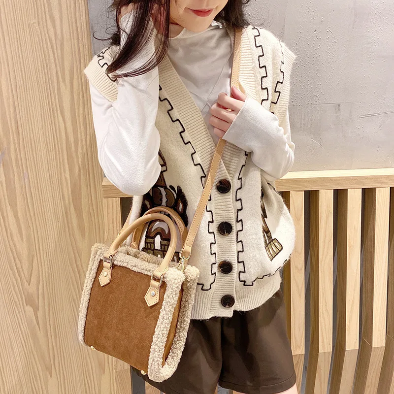 

2022 Fashion Furry Small Tote Women Lambswool Handbags High Quality Shoulder Crossbody Bag Casual Commuter Messenger Bags