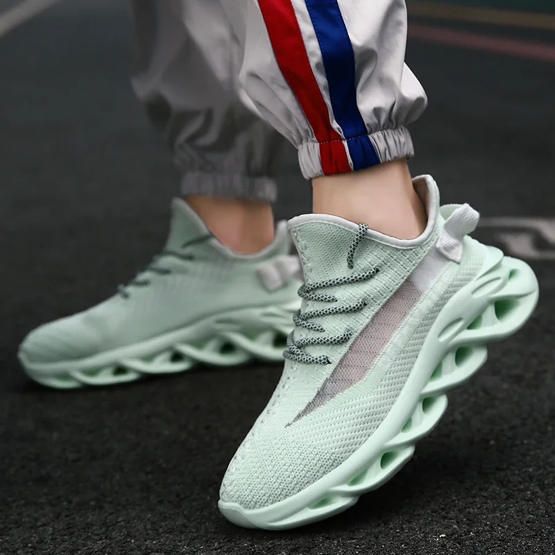 Men Sneakers Women Sports Running Shoes Fashion Male Couple Jogging Lightweight Causal Shoes 2021 Breathable Athletic Shoes