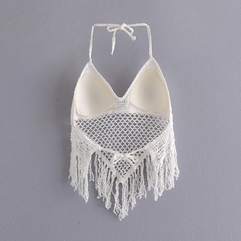 Женский укороченный топ без рукавов с вырезами и кисточками |