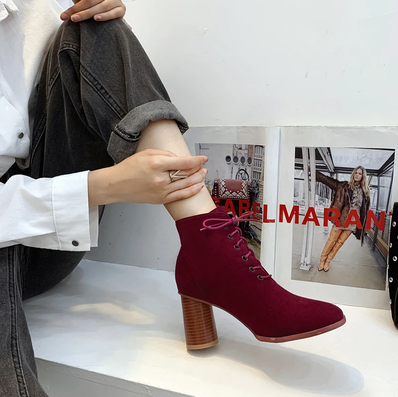 Женские ботинки высокого качества Модные женские черные мотоциклетные с круглым