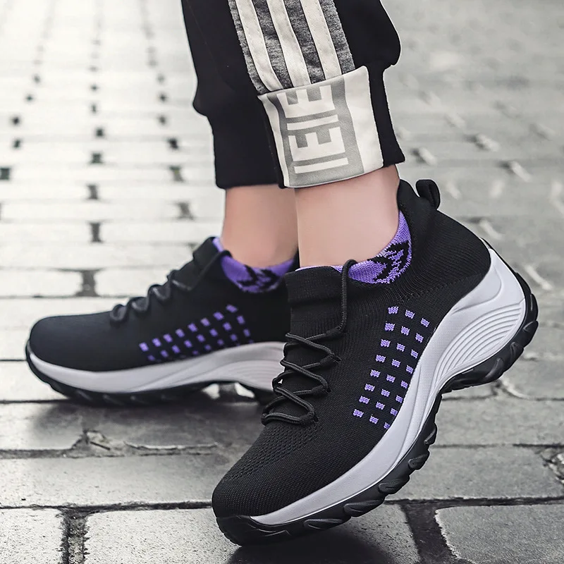 

Кроссовки женские из дышащего сетчатого материала, на танкетке