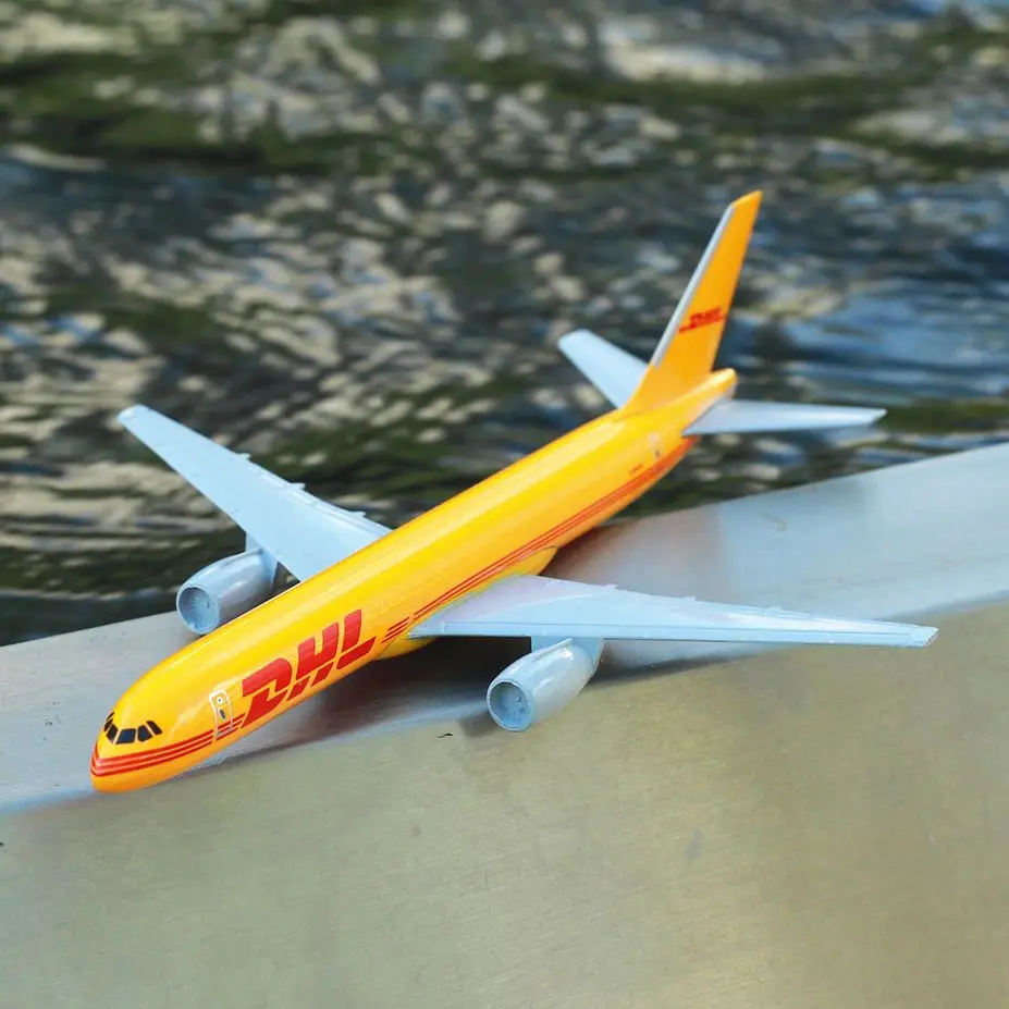 

DHL Cargo B757 летательный аппарат сплав литья под давлением модель 15 см авиационный коллекционный миниатюрный орнамент Сувенирные игрушки