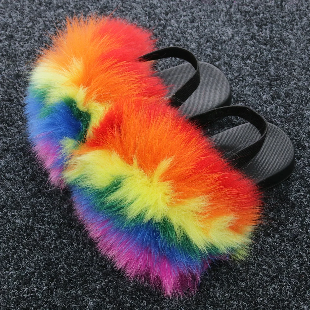 Шлепанцы детские плюшевые тапки с ремешком мех енота радужные сандалии сланцы