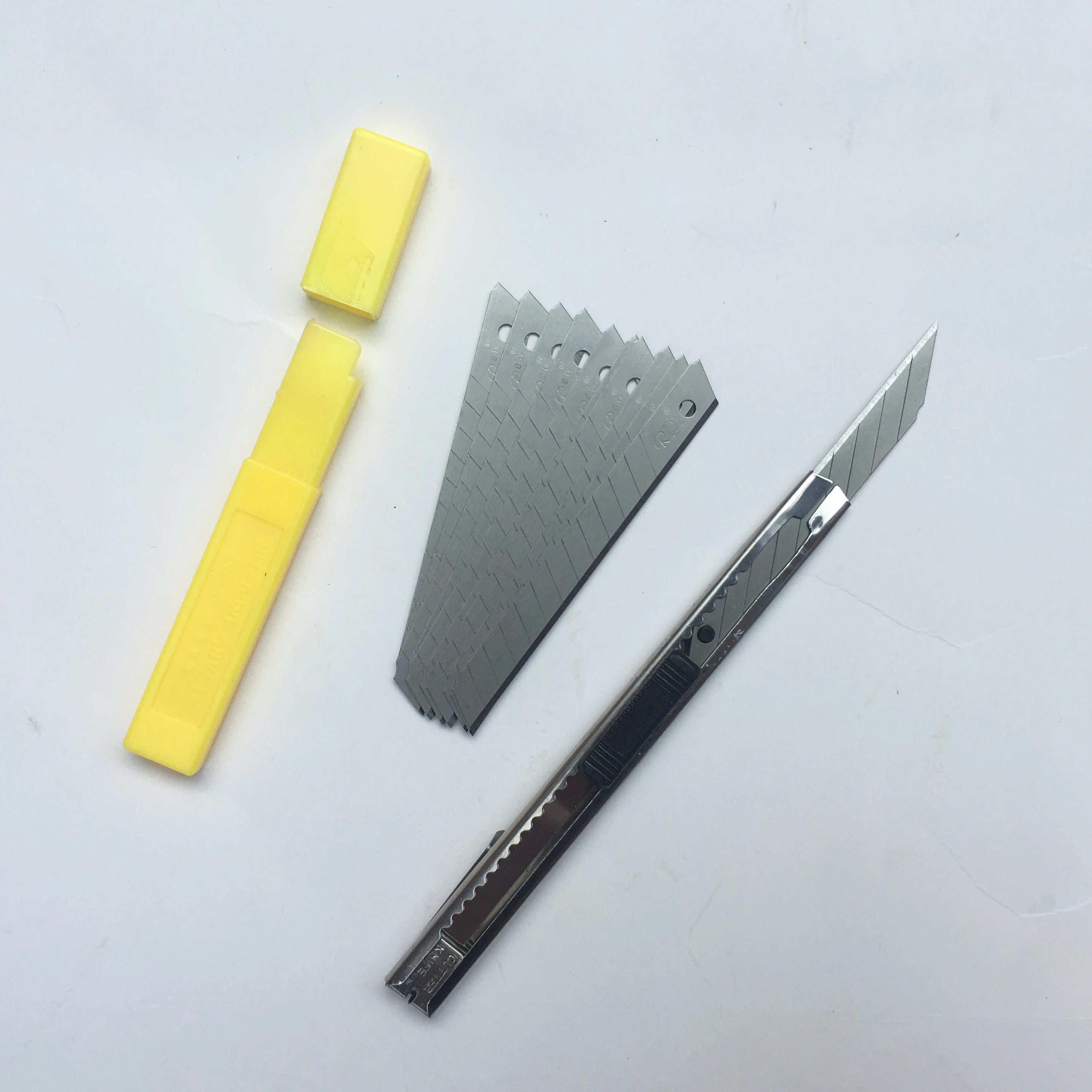 Запираемый нож для рисования 30 градусов 9 мм с 10 оснастками удаления лезвий