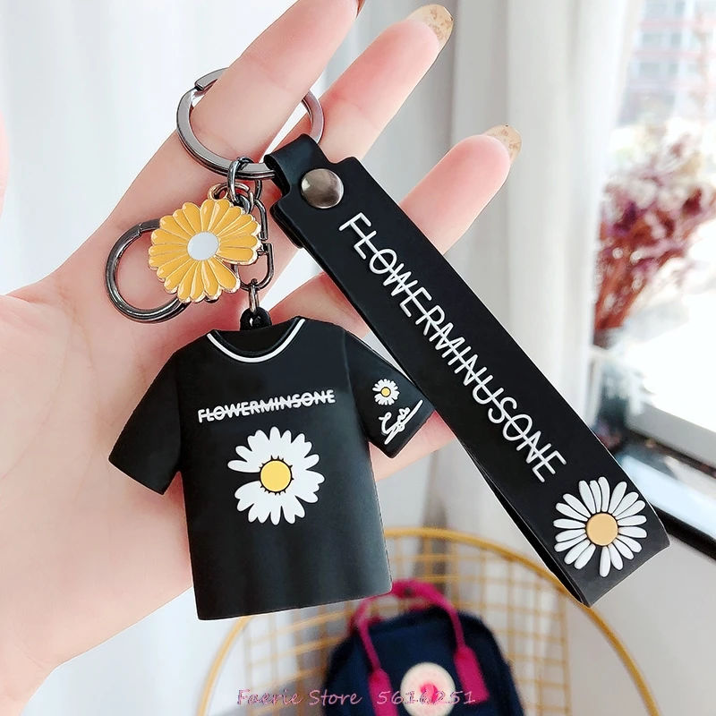 

G-Dragon Creative Personality Daisy T-Shirt Keychain Ins Korean Version Fashion Car Key Chain Bag Pendant Wholesale Gift Keyring