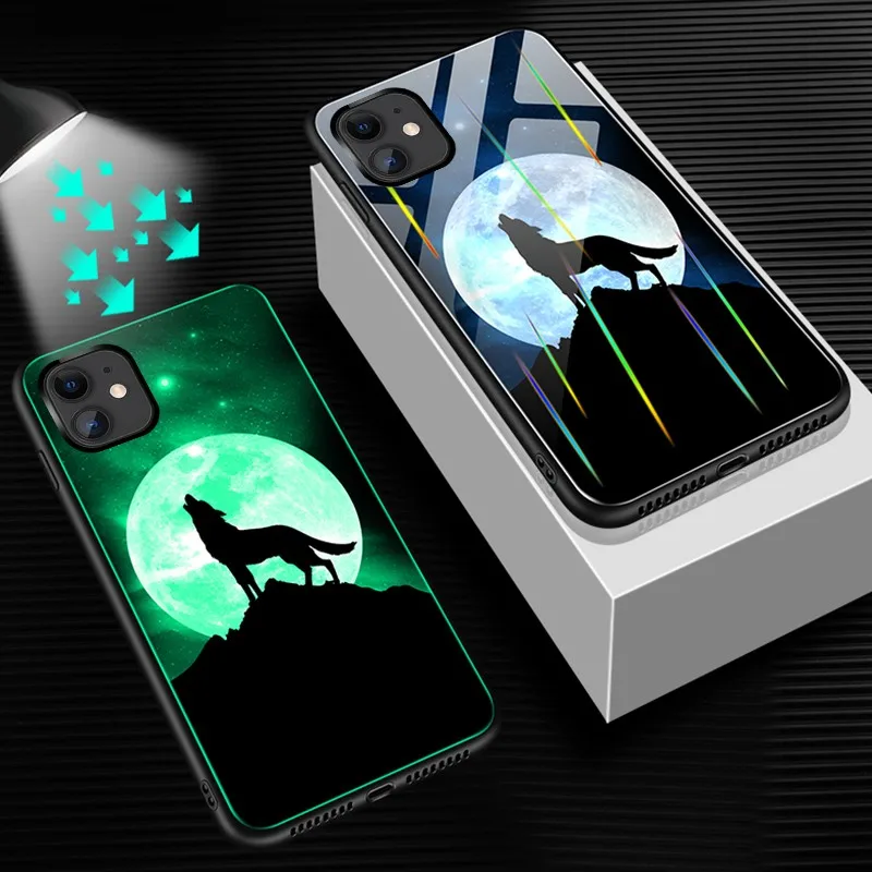 Moon wolf Чехол из закаленного стекла для Iphone 11 Pro XS Max XR X Чехол светящийся противоударный мультяшный чехол для Iphone 11 8 7 Plus 6 6s Plus чехол - Цвет: Moon wolf