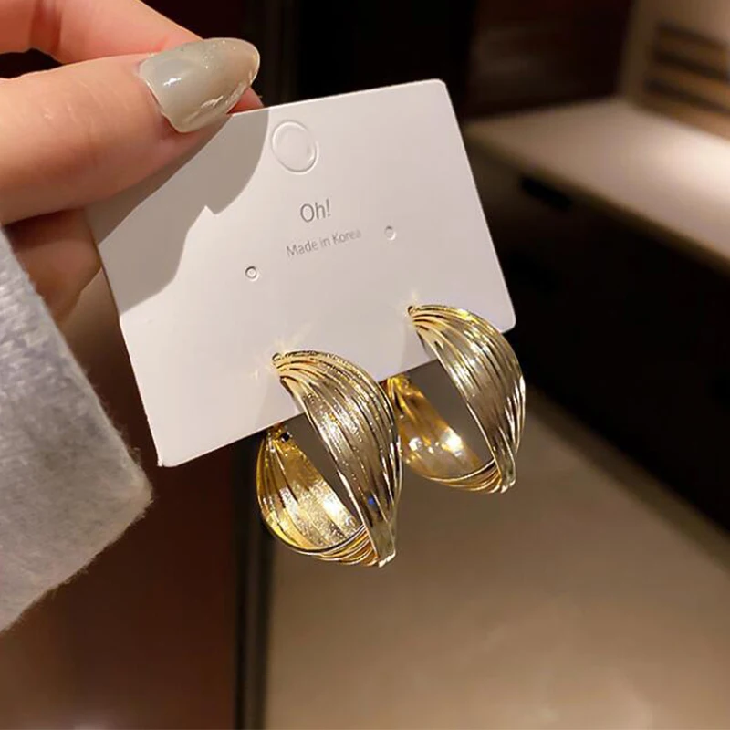 Серьги-кольца из металла для женщин и девушек объемные круглые ювелирные