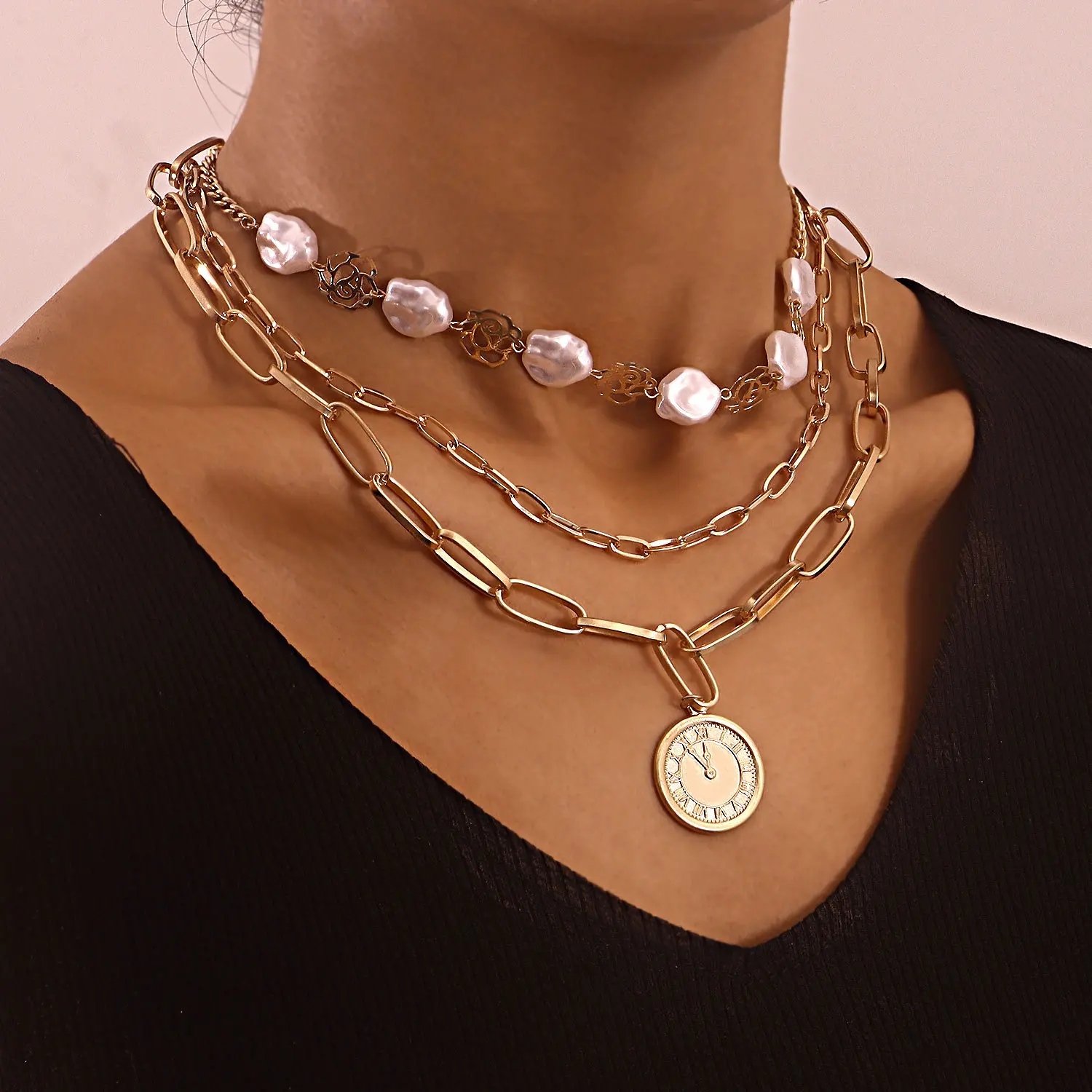 Ожерелье-чокер женское асимметричное из металлического сплава с имитацией