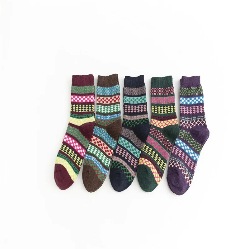 Autumn and Winter Cotton Woman Socks Ethnic Pattern Thermal Insulation Breathable Fashion Socks