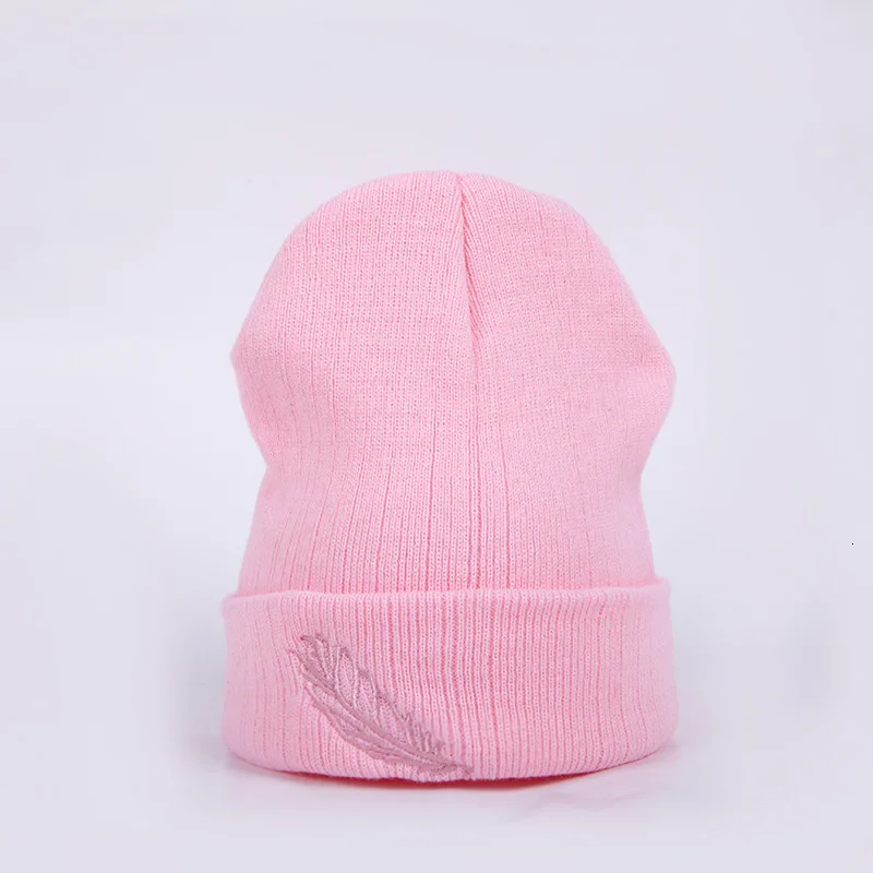 Зимняя вязаная шапка с вышивкой и перьями для пары Удобная шерстяная отдыха