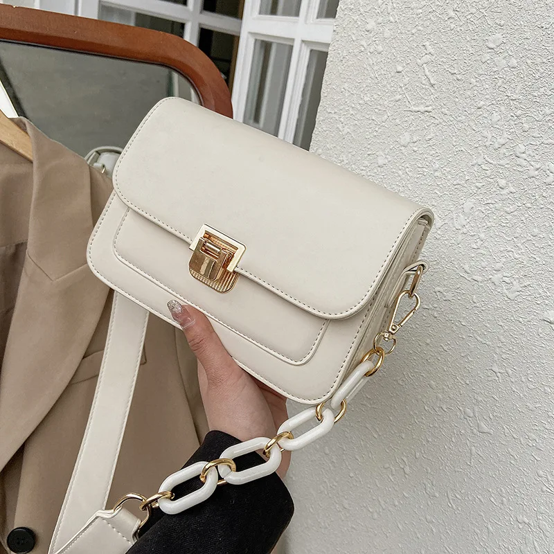 

Korean Version of Simple Ladies Buckle Shoulder Bag 2021 New Fashion One Shoulder Small Square Bag Net Red Messenger Bag