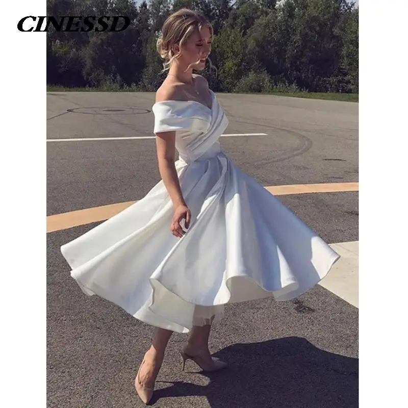 Платье для выпускного вечера длиной до середины икры с открытыми плечами |