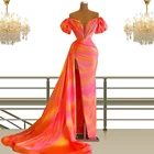 Платье для выпускного вечера с глубоким V-образным вырезом и открытыми плечами