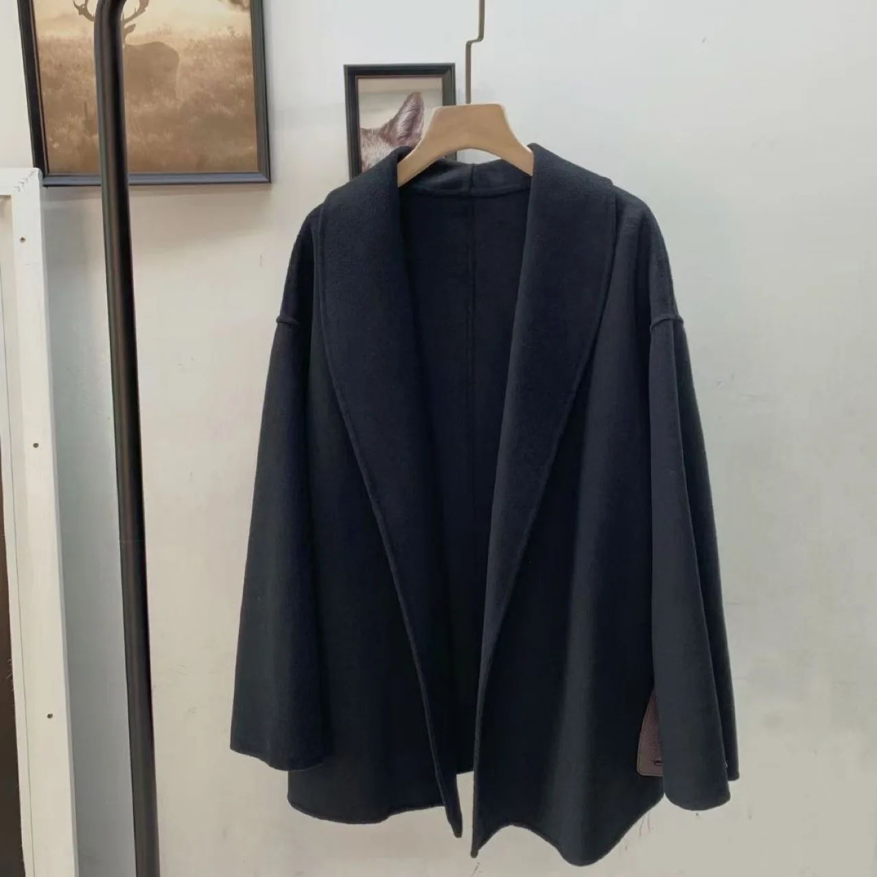 

2021 new fashion casual woolen coat with belt, elegant temperament, long-sleeved solid color wool coat women
