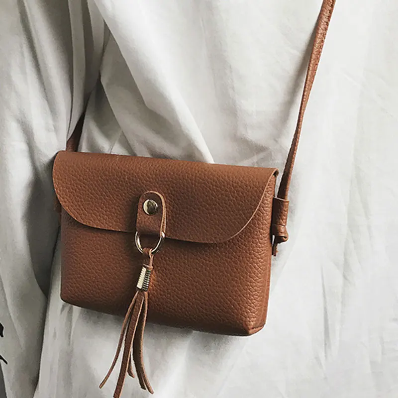 Винтажная дамская сумочка с кисточками миниатюрный мессенджер на ремне кожаные