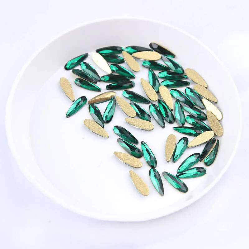 Emerald 30/100 шт./упак. ногтей Стразы искрящегося цвета Кристалл aб длинные каплевидные Стекло Stons для 3D Гелевые Ногти украшения - Цвет: Emerald