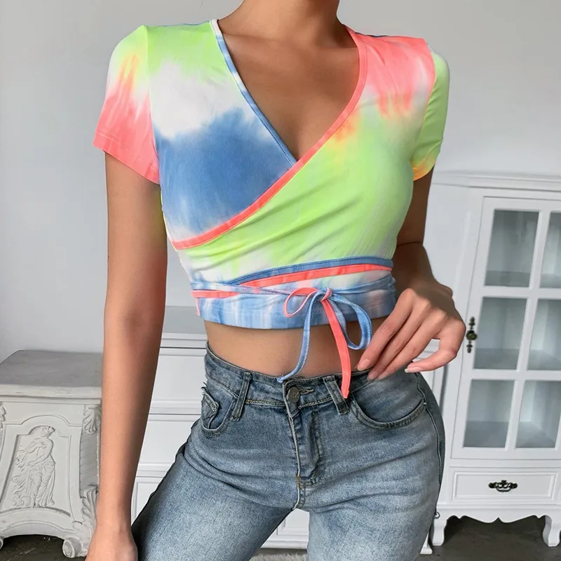 

Sexy Sommer Dame Tops 2020 Neue Print V-ausschnitt Kurzarm Cropped T- shirts Frauen Taille Spitze up Crop Top Casual Tie Dye