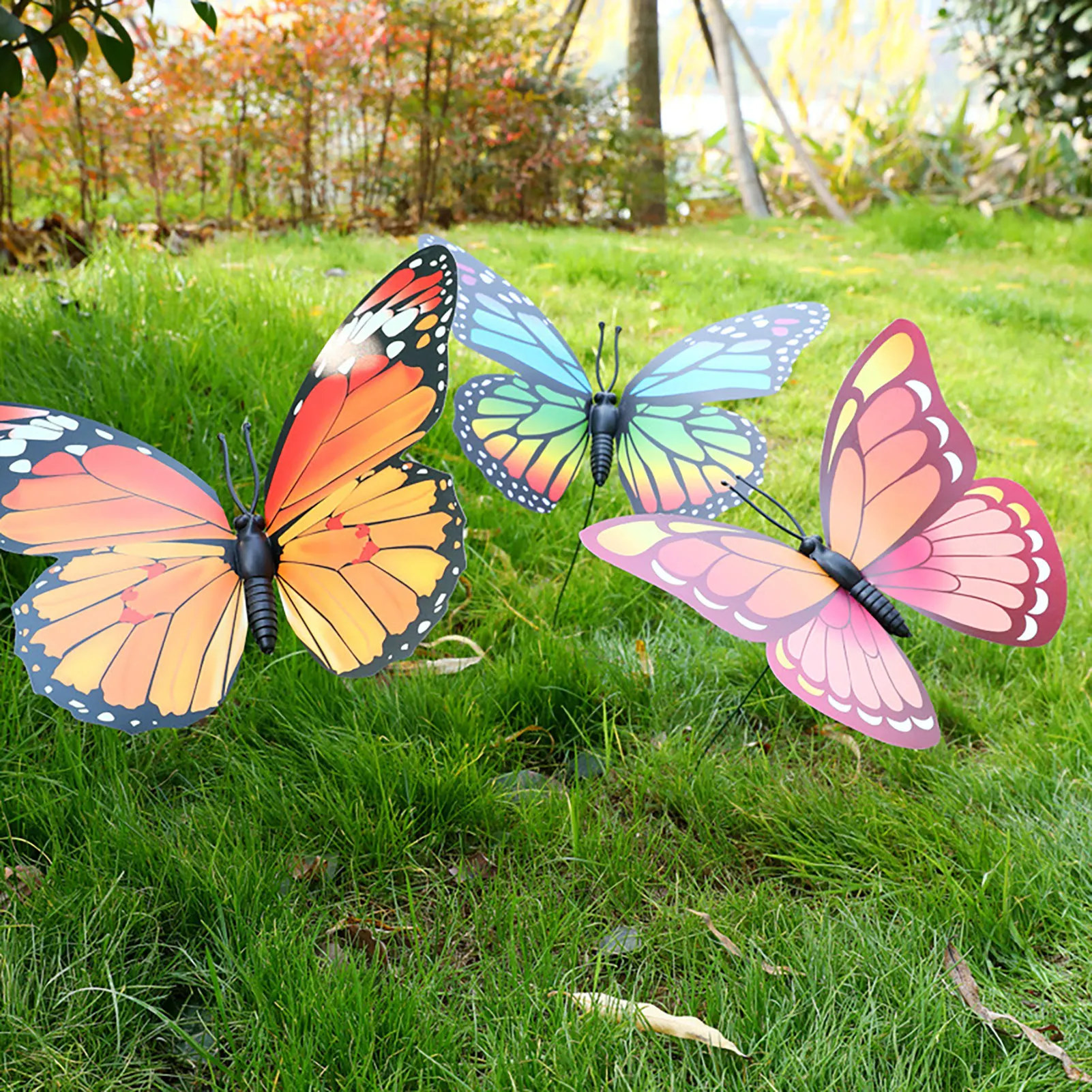 Бабочка в садик. Декоративные бабочки в саду. Декоративные украшения для сада. Бабочки своими руками для сада. Садовые украшения декоративные.