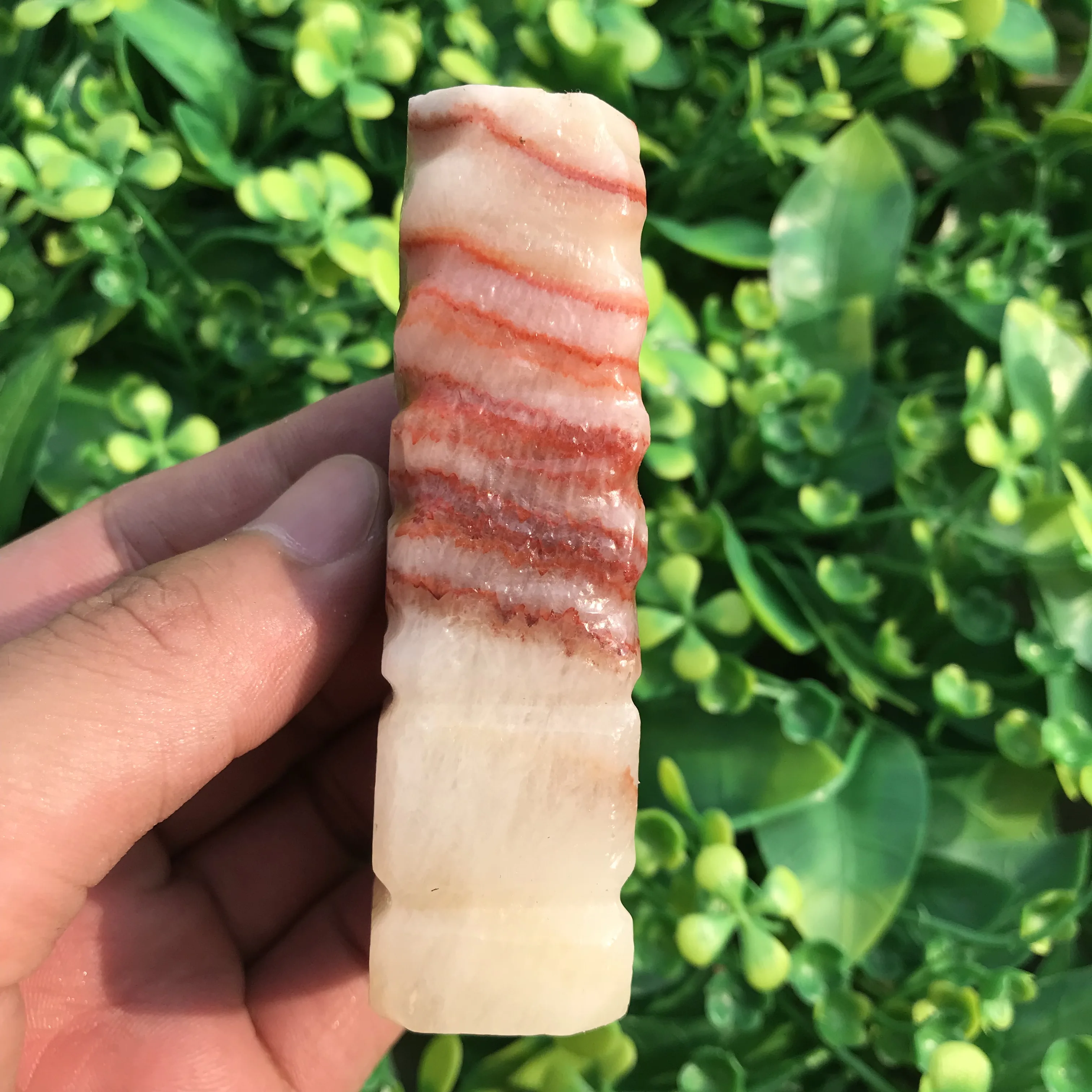 

2pcs natural quartz crystals pig streaky stone palm energy reiki stons home office aquarium decoration accessories gemstone