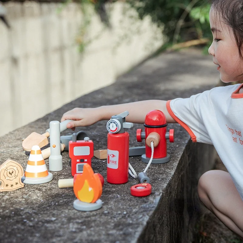 

GY Children's Firefighter Toy Baby Role Play Boy Play House Simulation Fire Extinguisher Set