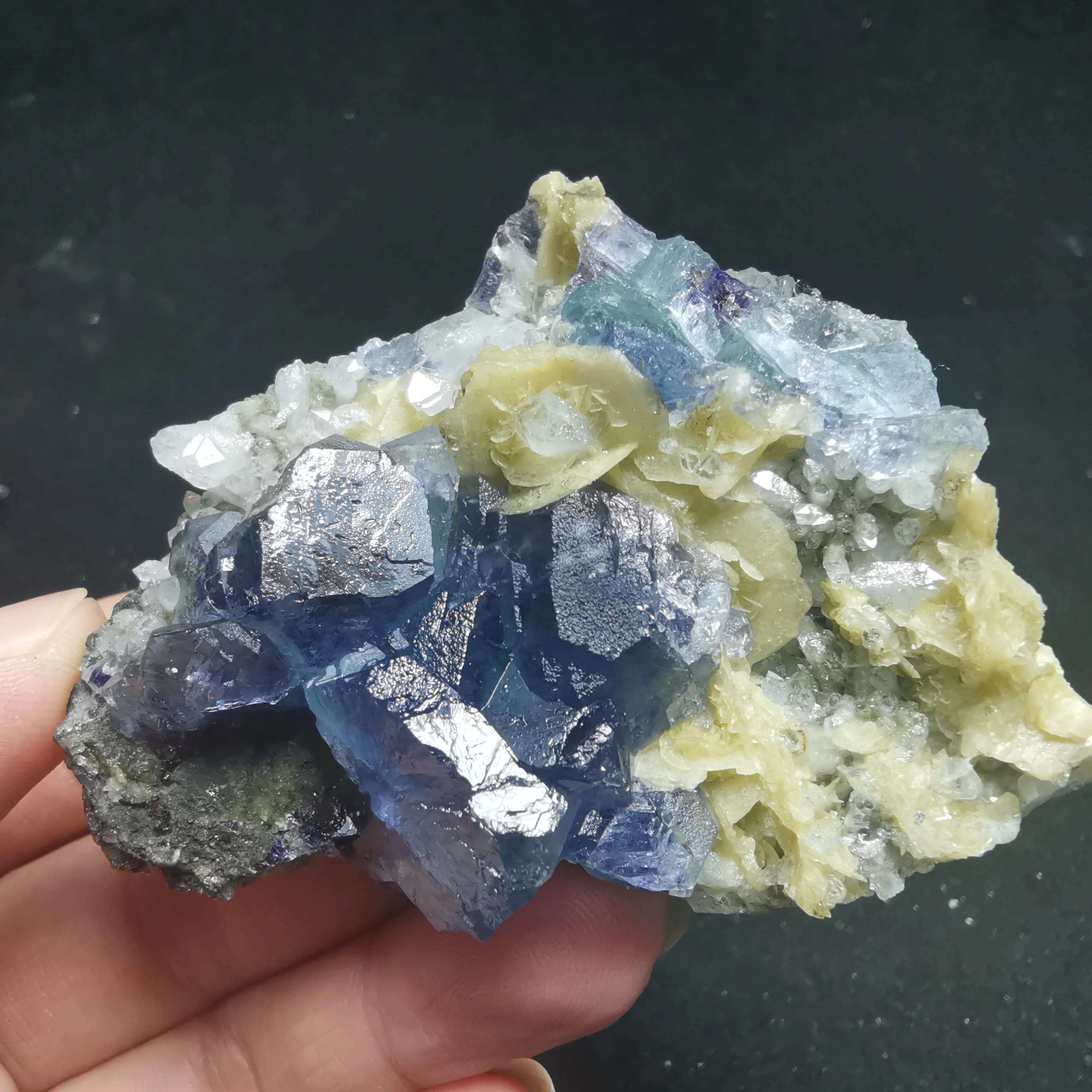 

84.4gNatural rare blue-green fluorite mica mineral specimen stone healing energy teaching home decoration CRYSTAL QUARTZ GEM