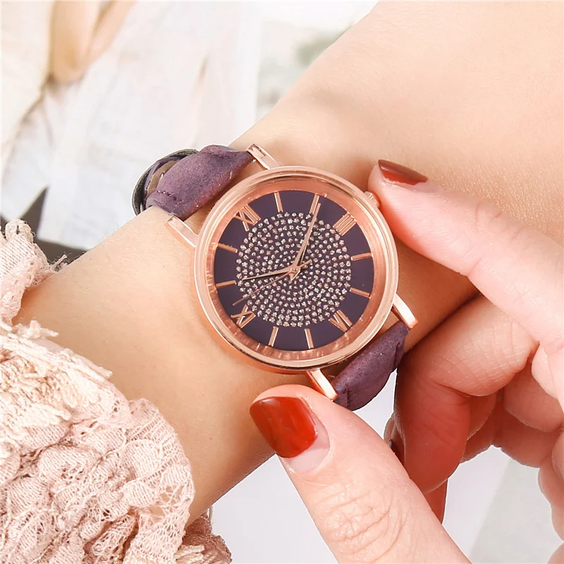 

Fashion Women's Luxury Quartz Watches Round Rhinestone Leather Strap Wrist Watch