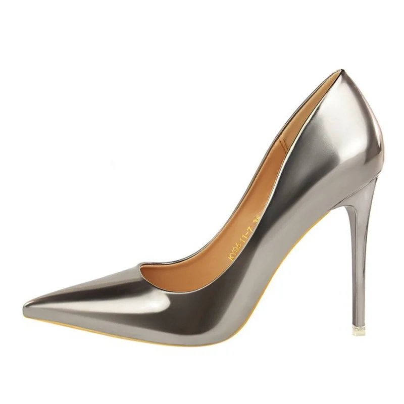 

Women's Shoes