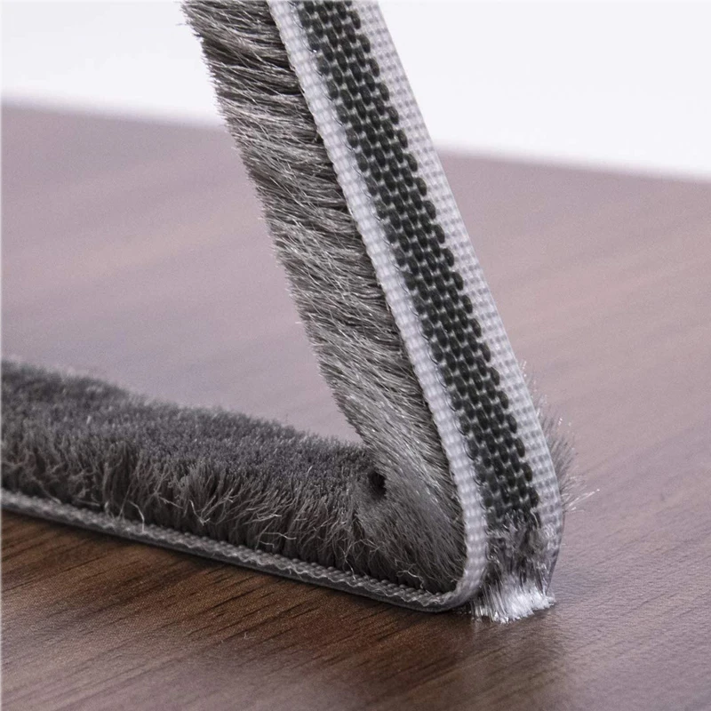 Уплотнительная лента для дверей и окон звукоизоляционная ветрозащитная щетка