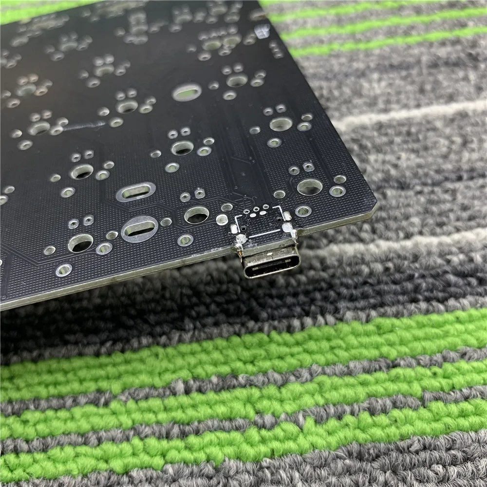 96 Mechanical Keyboard Kit DIY RGB bottom lamp