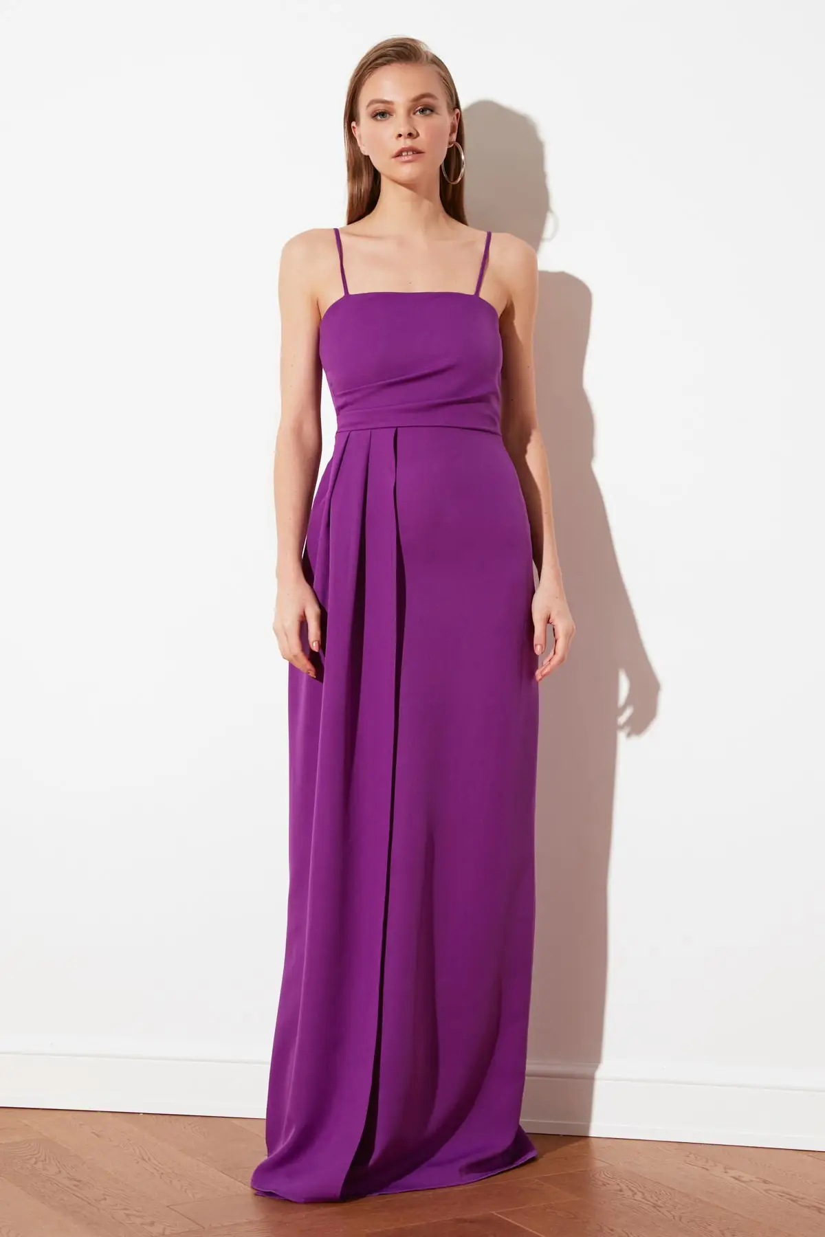 

Вечернее и выпускное платье Trendyol Shir TPRSS21AE0079