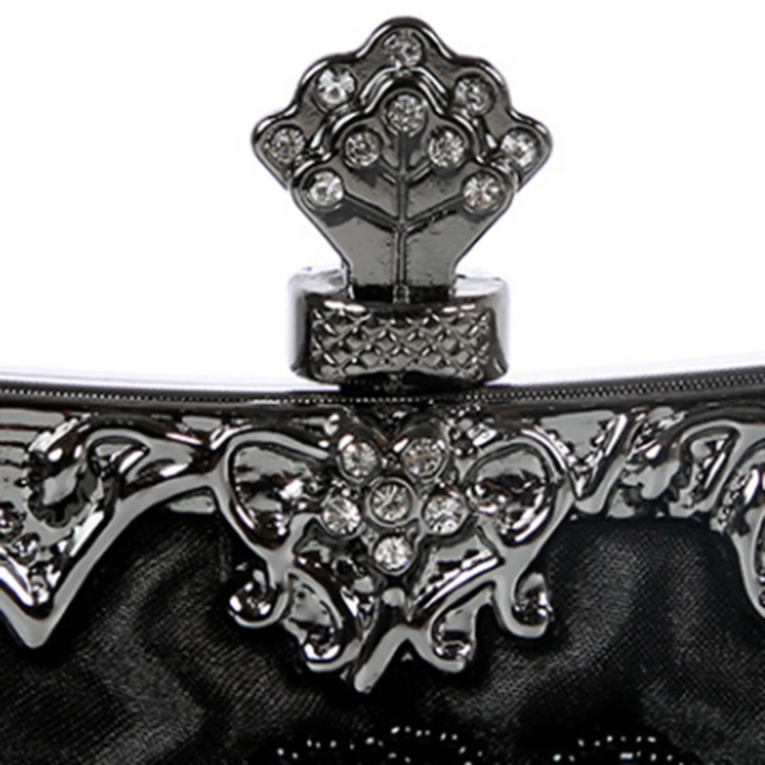 

Women Vintage Floral Beaded Rhinestone Embroidery Evening Handbag
