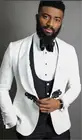 2021 роскошные белые жаккардовые свадебные костюмы высокого класса на заказ, Мужская шаль с воротником, приталенный силуэт с черными жилетом и брюками, модный пиджак Вечерние