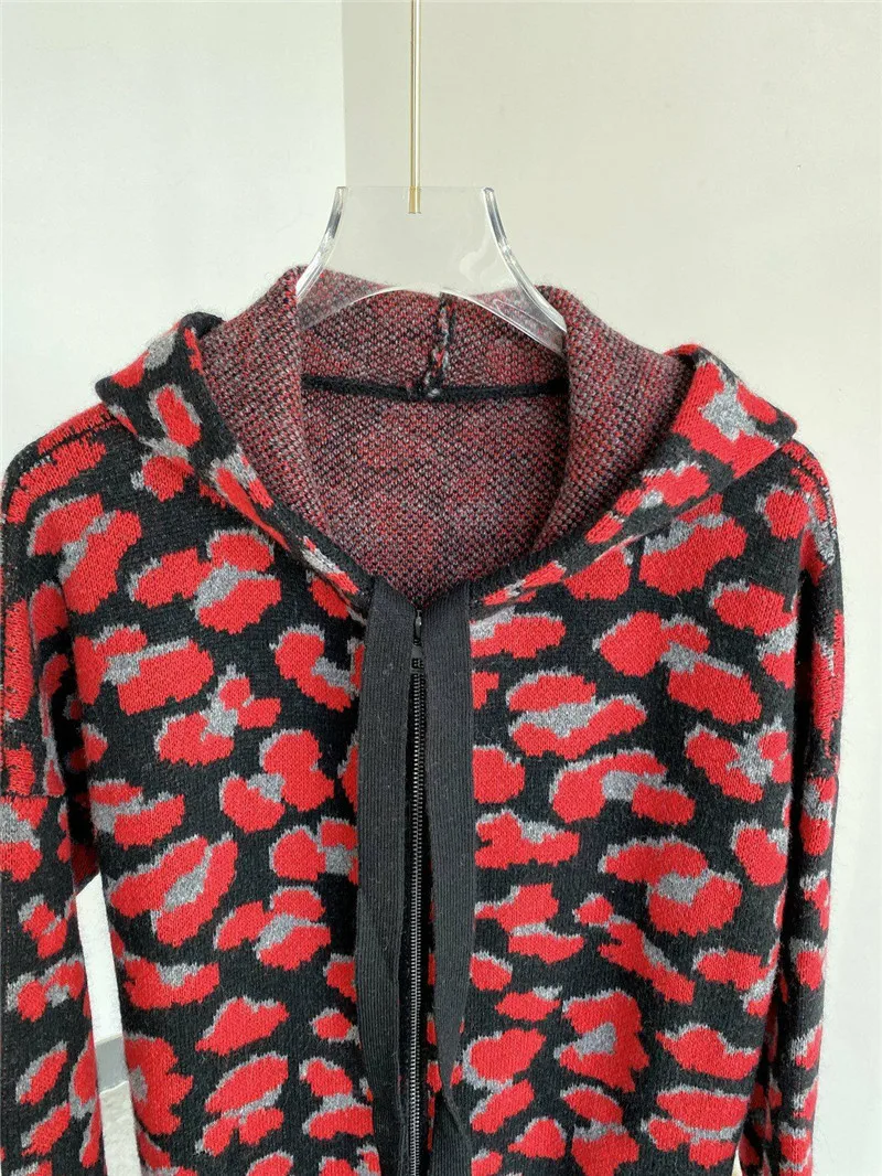 

2021 Spring Cashmere Knitted Women Jacket Red Leopard Pattern Zipper Hooded Drawstring Frayed Hole Women