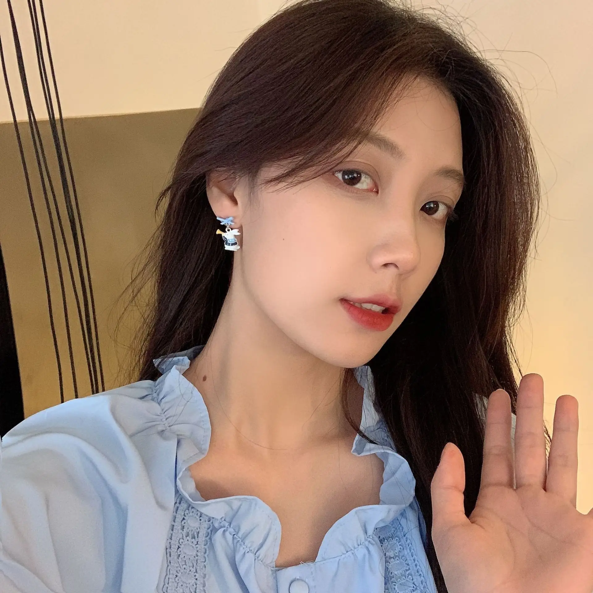 

S925 Silver Needle Fashionable Girl Bow Earrings Cute Little Rabbit Earrings Temperament Asymmetry Earrings